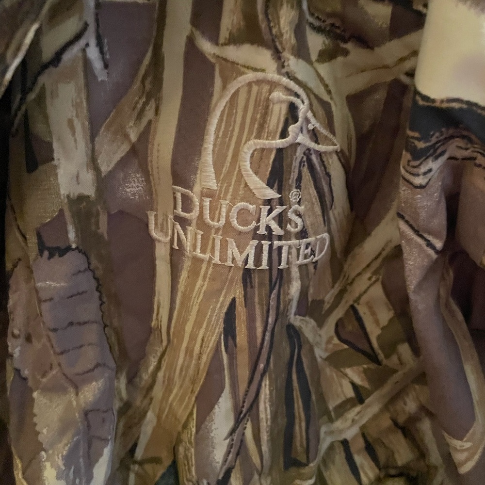 Ducks 🦆 Unlimited Camouflage Hooded Jacket - Picture 2 of 5
